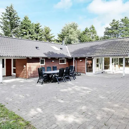 Dom wakacyjny 4 Star In Rodby *