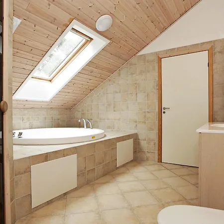 12 Person In Rodby-by Traum