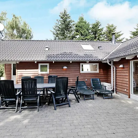 4 Star In Rodby Dom wakacyjny