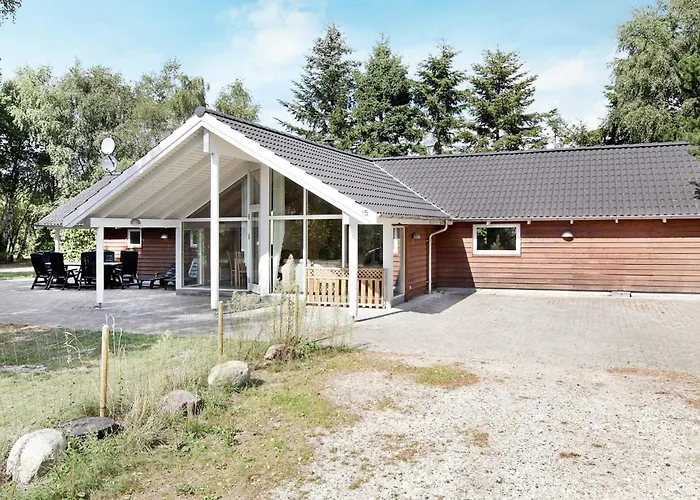12 Person In Rodby-by Traum Hébergement de vacances *