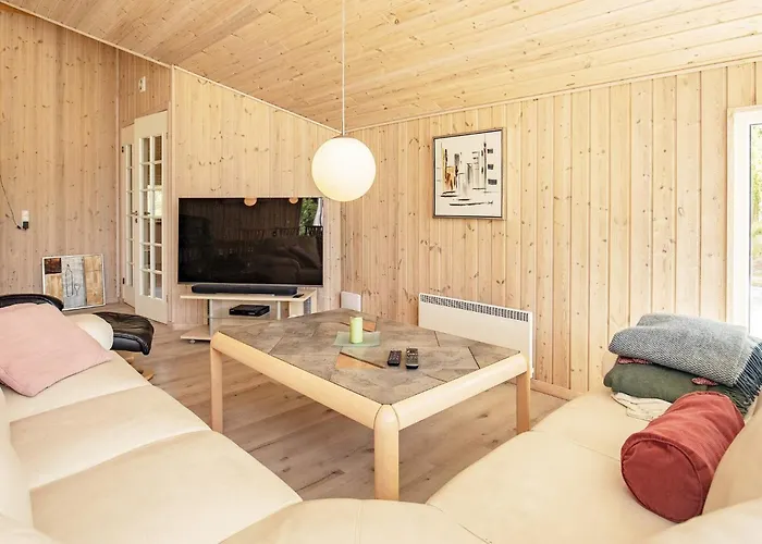 12 Person In Rodby-by Traum Kramnitse